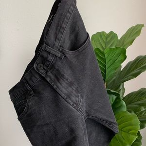SOLD - SKINNY JEANS